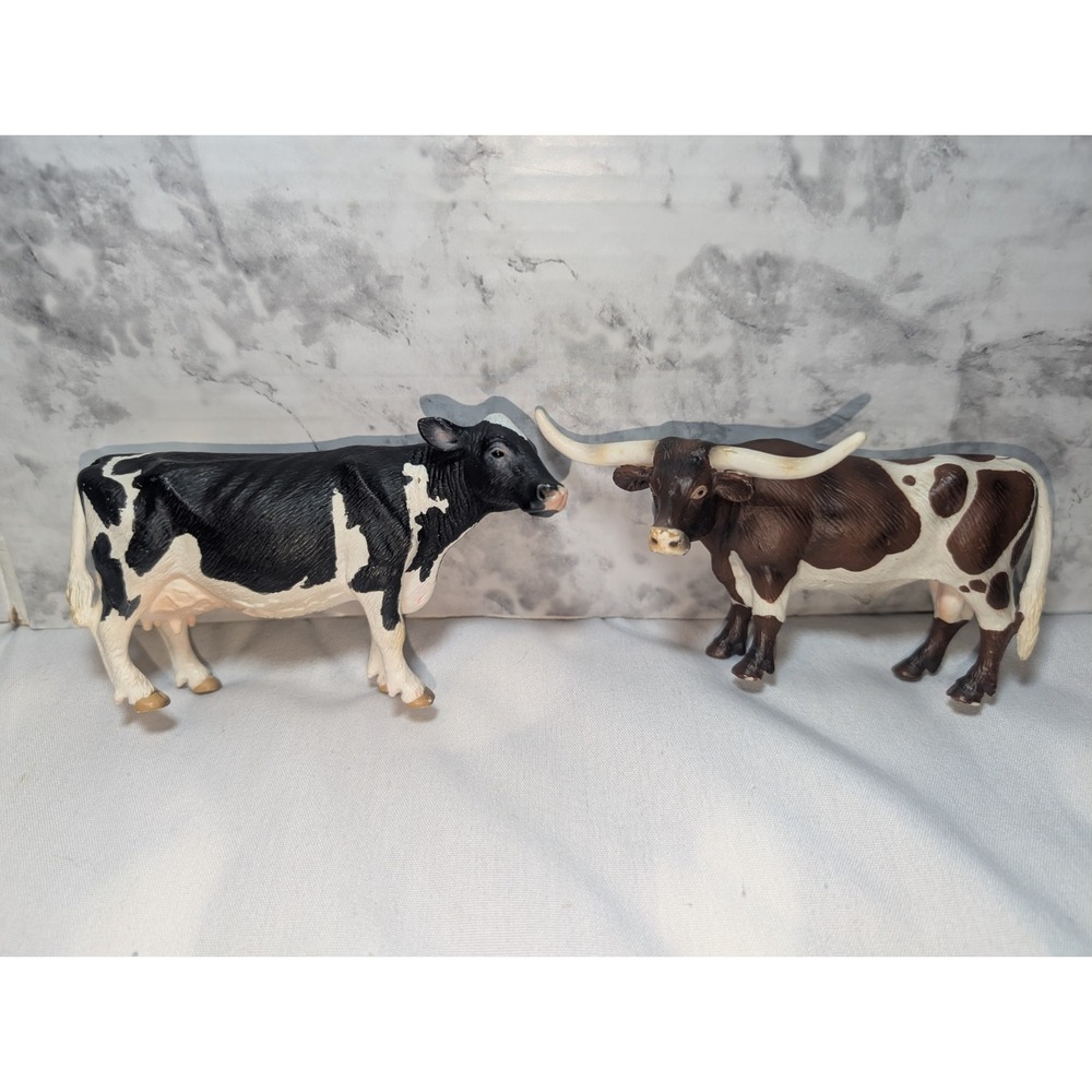 2x 5" Schleich Cows Model Toy D-73527 Dairy Breed 2007 & Longhorn 2002